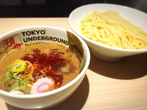 「辛つけ麺(濃厚)M」@TOKYO UNDER GROUND RAMEN 頑者の写真