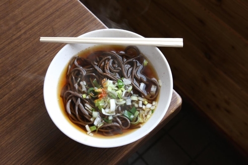 「かけそば　370円」@常盤軒の写真