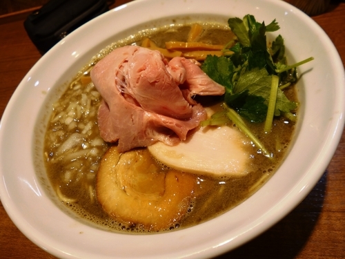 「特濃イカ煮干そば＋いわしそば」@寿製麺よしかわ 川越店の写真