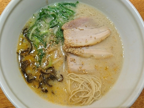 「白丸とんこつ」@RAMEN EXPRESS 博多 一風堂 東京ソラマチ店の写真