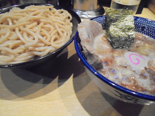 「あつもり＋半チャーシュー　９５０円」@くり山の写真