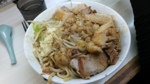 「豚ラーメン(ニンニクありヤサイちょい増しアブラ増し)」@ラーメン荘 歴史を刻め 本店の写真