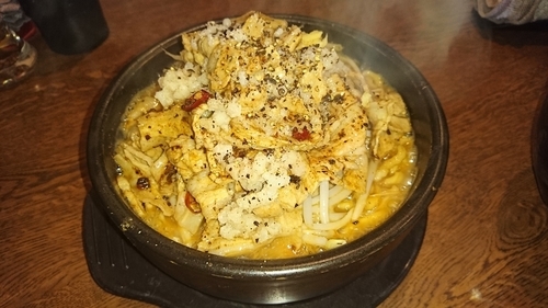 「豚バラ煮込みブラック」@つけめん まぜそば 麺喰の写真