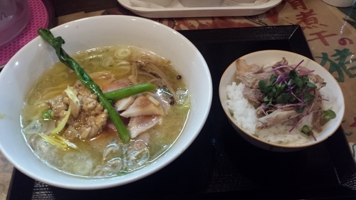 「【240食限定】プレミアム限定1200円遊び飯300円」@ラーメン愉悦処 似星の写真