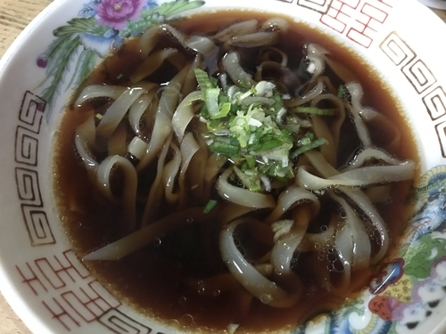 「支那そば（半分）440円」@信濃屋の写真