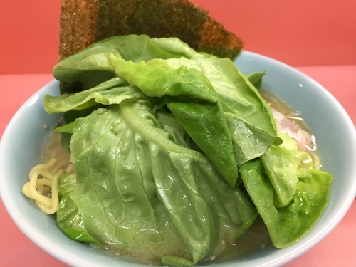 「チャーシューメン 並 950円 サラダ菜 100円」@千家 根岸店の写真