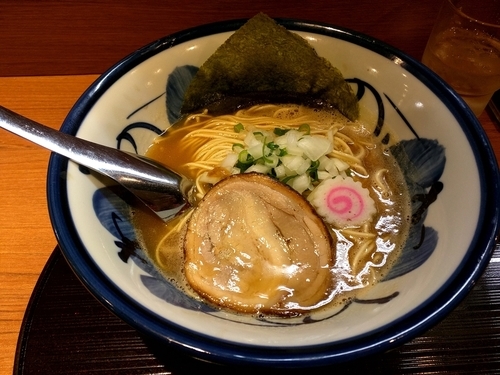 「濃厚丸鶏ラーメン」@つけ麺 よし田の写真
