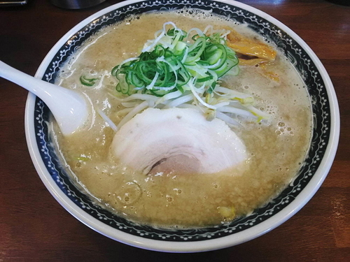 「らーめん750円」@拉麺 梅太郎の写真