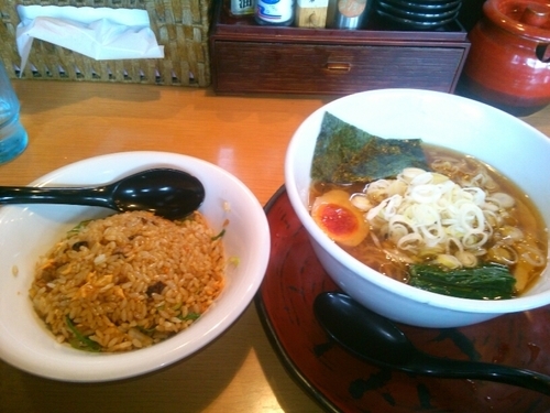 「鰹武士醤油麺　焼き飯」@支那そば 天下ご麺 草津店の写真