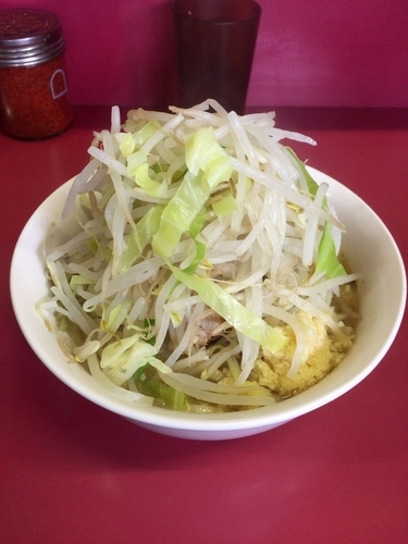 「少なめ650円(ニンニク11:07到着で11人め」@ラーメン二郎 ひばりヶ丘駅前店の写真