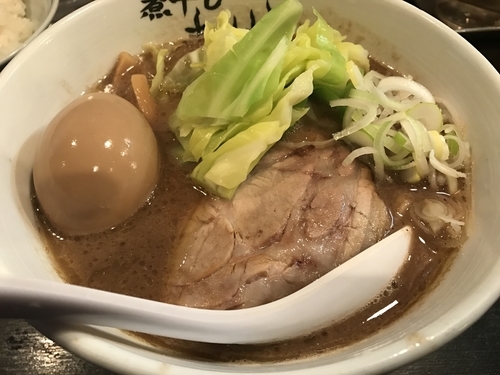 「こってり煮干しらーめん 味玉のせ」@煮干しらーめん青樹 立川店の写真