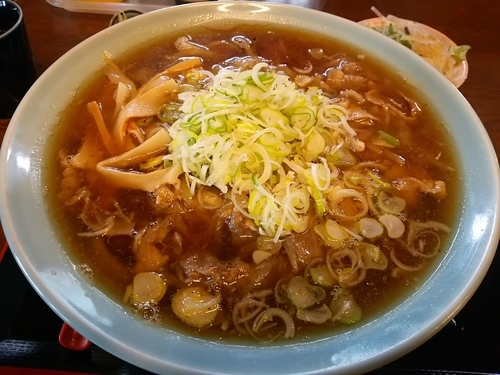 「豚バラ醤油ラーメン　（大盛り）」@お食事処 いりますの写真