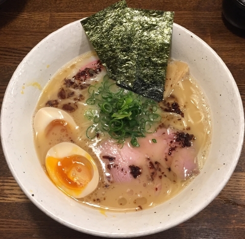 「濃厚鶏白湯味玉ラーメン850円」@麺屋 藤しろ 目黒店の写真