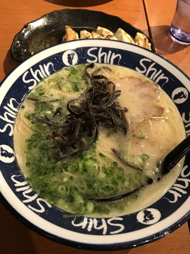 「博多shinshinらーめん¥650」@博多ラーメン ShinShin 博多デイトス店の写真