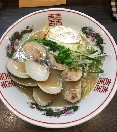 「活ハマグリ 焼カマンベール 塩そば (麺少なめ）￥1100」@幻のタンポポの写真