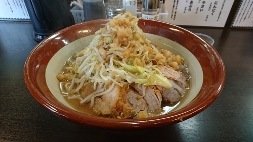 「ラーメン 麺増し✖3 豚増し 野菜増し ニンニク」@ラーメンどでん 大宮店の写真
