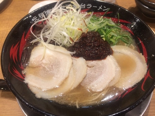 「赤ダレ ネギチャーシュー」@元祖博多中州屋台ラーメン 一竜 御茶ノ水北口店の写真