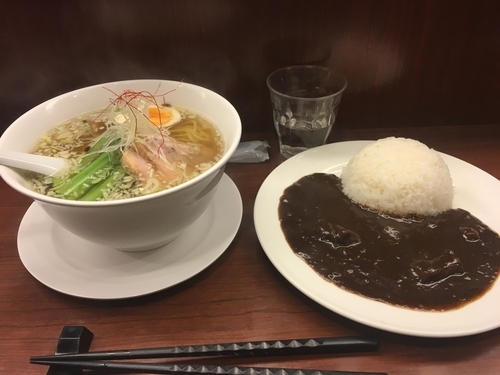 「支那そばと半カレーセット」@支那そば屋 インデアンの写真