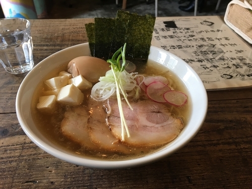 「今日はちょっとリッチなあっさり飯野(塩煮干し)」@ラーメン酒場 晴江戸の写真