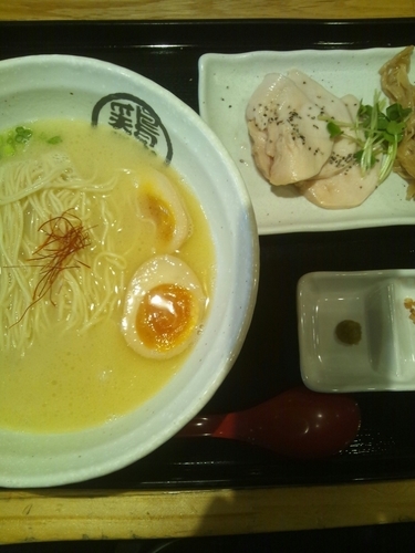 「鶏白湯らーめん（味玉トッピング）」@らーめん 一宮鶏白湯 鶏神の写真