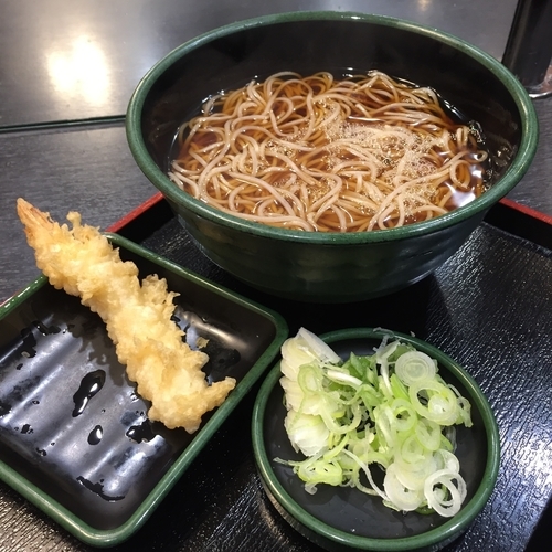 「かけ（￥320）＋海老天（クーポン）」@ゆで太郎 南青山一丁目店の写真