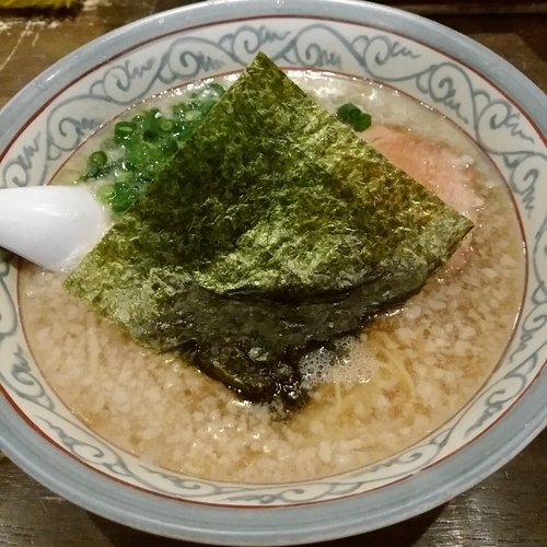 「らーめん（カタメ）」@らーめん にんにくや 小平店の写真