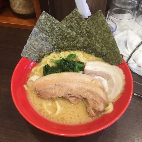 「すげぇシリーズ第3弾肉 700円」@横浜家系ラーメン 一刀家 秋葉原店の写真