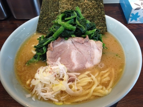 「塩豚骨ラーメン」@横浜家系豚骨醤油極太麺 侍 本店の写真