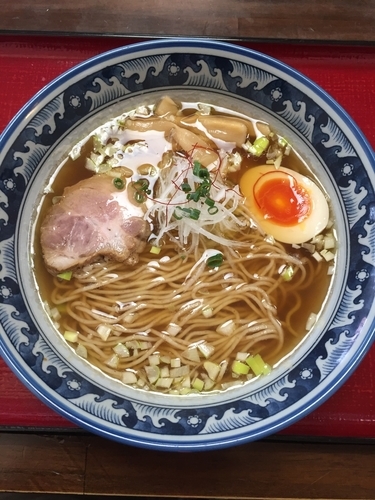 「醤油らーめん  750円」@天然だしラーメン 潮の音の写真