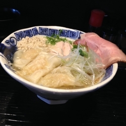 海老ワンタンつくば茜鳥塩大盛ローストチャーシュー