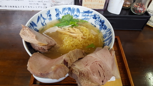 「王道チャーシュー麺」@塩らーめんあいうえおの写真