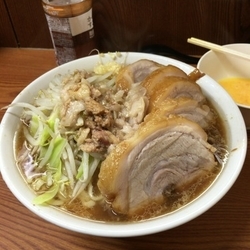 小豚(ニンニクアブラ) 生卵