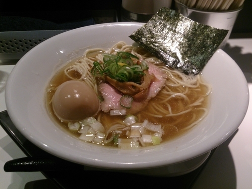 「極にぼ+味玉」@一汁三にぼし 裏不如帰の写真