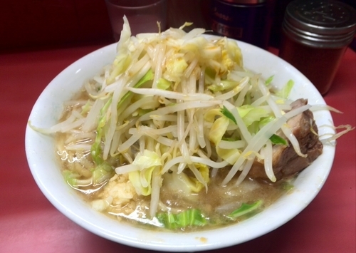 「小ラーメン 650円 (ヤサイ・ニンニク・カラメ)」@ラーメン二郎 環七一之江店の写真
