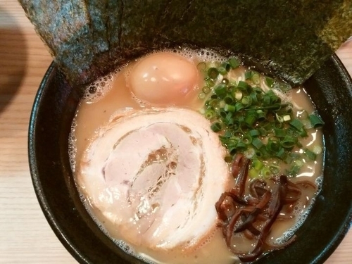 「味玉ラーメン＋のり」@九州とんこつらーめん ひらさわの写真