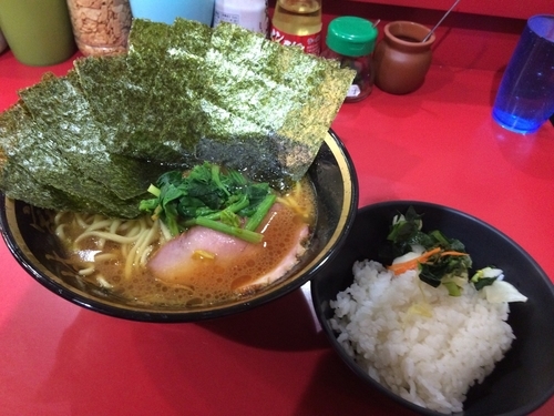 「ラーメン＋海苔、ライス」@家系総本山 ラーメン吉村家の写真