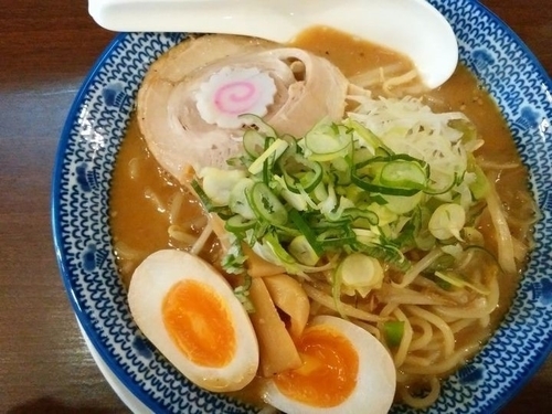 「味噌ラーメン（中盛、野菜増し）＋味玉」@麺屋 戀 亀戸店の写真