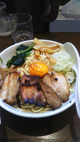 「油そば+大盛+チャーシュー１枚（サービストッピング）」@中華そば いちやの写真