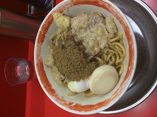 「特性脂混ぜそば」@麺でる 戸越店の写真