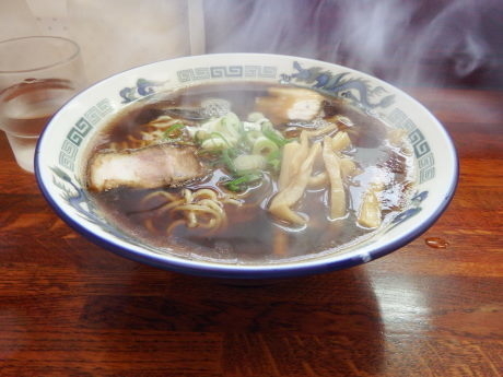 「しょうゆ　ラーメン」@なかよし 入江店の写真