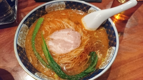 「担々麺」@支那麺 はしご 銀座四丁目店の写真