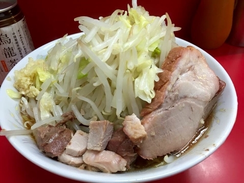 「小ぶた入り」@ラーメン二郎 上野毛店の写真