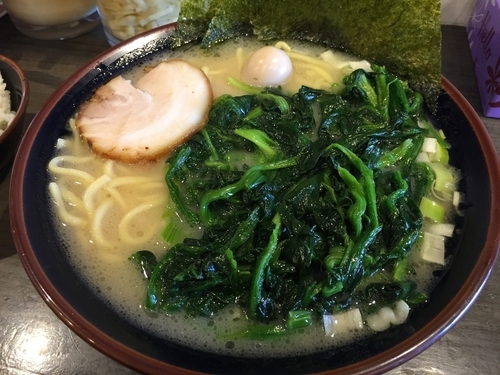 「塩ラーメンほうれん草増し」@駒大商店の写真