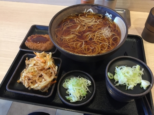 「朝そば大盛＋クーポンコロッケ」@ゆで太郎 柏の葉キャンパス店の写真