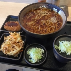 朝そば大盛＋クーポンコロッケ