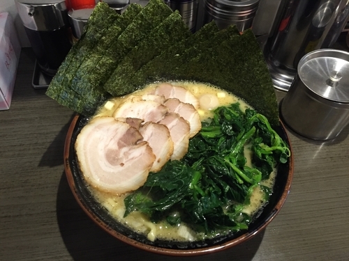 「チャーシューメンほうれん草のり増し」@駒大商店の写真