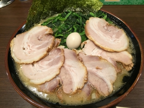 「チャーシューメン大盛りほうれん草増し」@駒大商店の写真
