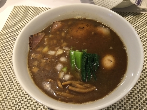 「スペシャル焦がし煮干らぁめん」@らぁめんや やしげるの写真