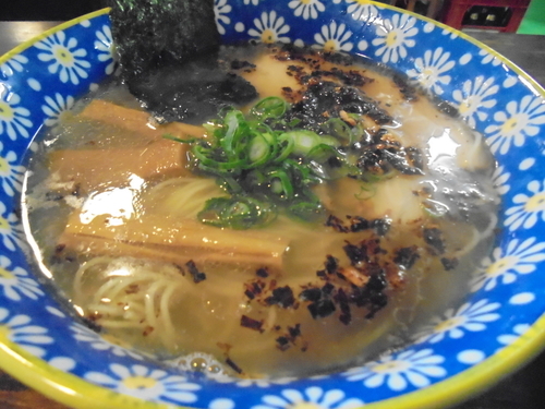 「塩焦がしネギラーメン　８００円」@カミカゼの写真