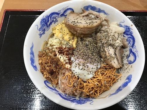 「まぜそば+小豚」@ジャンクガレッジ イオン北戸田店の写真